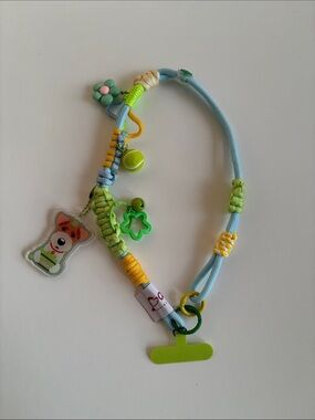 🎀 Durable & versatile handmade lanyard